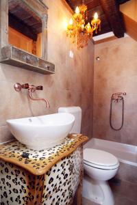 Bilik mandi di Holiday house with a parking space Gornji Tucepi - Tomasi, Makarska - 6818