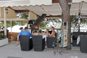 Fotografia z galérie ubytovania Apartments by the sea Makarska - 6666 v destinácii Makarska