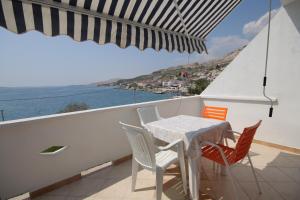 Fotografia z galérie ubytovania Apartments by the sea Metajna, Pag - 6466 v destinácii Zubovići