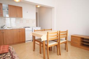 Fotografia z galérie ubytovania Apartments by the sea Metajna, Pag - 6466 v destinácii Zubovići