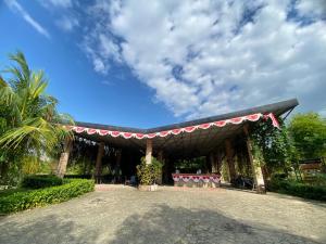 Zahrada ubytování "D'BAMBOO KAMP" Desa Wisata Ekang