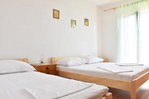 Легло или легла в стая в Apartments with a parking space Tucepi, Makarska - 6775