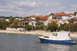 Fotografia z galérie ubytovania Apartments by the sea Okrug Gornji, Ciovo - 8330 v Trogiri