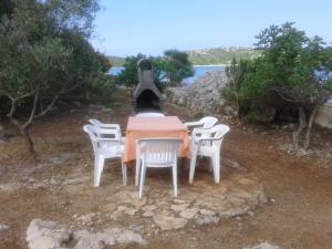 Fotografie z fotogalerie ubytování Secluded fisherman's cottage Cove Suha Punta, Kornati - 8168 v destinaci Pinizelić + 12 fotografií