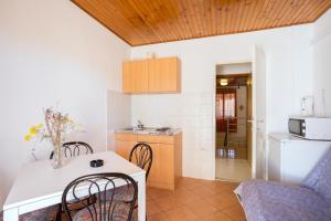 Fotografie z fotogalerie ubytování Apartment Ugljan 8241d v destinaci Ugljan