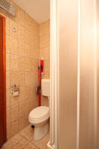 Koupelna v ubytování Apartments by the sea Zdrelac, Pasman - 8406
