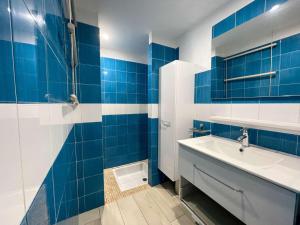 Fotografia z galérie ubytovania Mini-villa à 200m de la plage avec terrasse, barbecue, parking, linge et ménage inclus - FR-1-62-169 v destinácii Porto-Vecchio