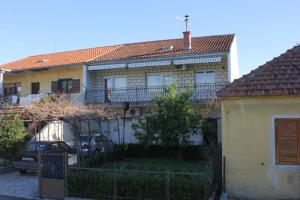 Fotografie z fotogalerie ubytování Apartments by the sea Kastel Stafilic, Kastela - 8621 v destinaci Kaštela