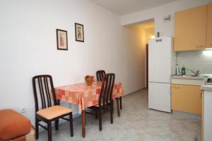 Zdjęcie z galerii obiektu Apartment Zaklopatica 8393a w mieście Lastovo