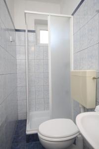Koupelna v ubytování Apartments and rooms by the sea Tkon, Pasman - 8377