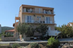 Το κτήριο όπου στεγάζεται  ο ξενώνας