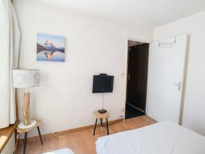 Posteľ alebo postele v izbe v ubytovaní Appartement rénové 6 pers, sur les pistes, balcon, WiFi - FR-1-502-395