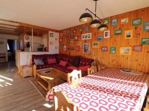 Posedenie v ubytovaní Spacieux appartement avec balcon, 3 pièces, 8 pers., au pied des pistes, proche commerces et services - FR-1-502-440
