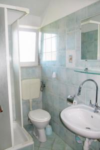 Koupelna v ubytování Apartments by the sea Luka, Dugi otok - 8182