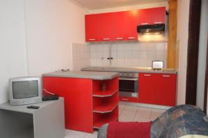 Kuchyň nebo kuchyňský kout v ubytování Apartments with a parking space Mrljane, Pasman - 8517