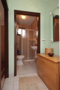 Koupelna v ubytování Apartments with a parking space Mrljane, Pasman - 8517