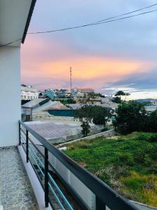 - une vue depuis le balcon d'une maison dans l'établissement Spring Hotel, à Đà Lạt