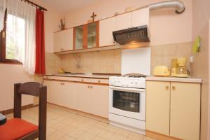 Fotografie z fotogalerie ubytování Apartments by the sea Preko, Ugljan - 8522 v destinaci Poljana