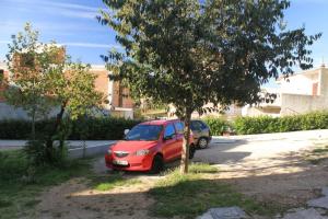 Fotografia z galérie ubytovania Apartments by the sea Tucepi, Makarska - 8742 v Tučepi