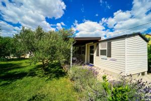 Tòa nhà nơi căn hộ tọa lạc