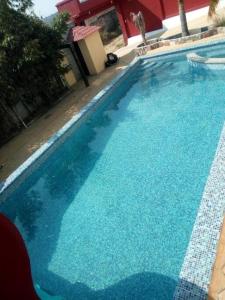 Casa de fin de semana en Teques' tesisinde veya buraya yakın yüzme havuzu