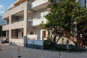 Fotografie z fotogalerie ubytování Apartments with a parking space Makarska - 6814 v destinaci Makarska