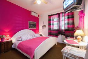 Fotografie z fotogalerie ubytování Apartments with a parking space Makarska - 6814 v destinaci Makarska