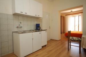 Dapur atau dapur kecil di Apartments and rooms with parking space Mlini, Dubrovnik - 8835 +60 gambar