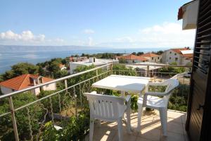 A balcony or terrace at Apartments with a parking space Jelsa, Hvar - 8765