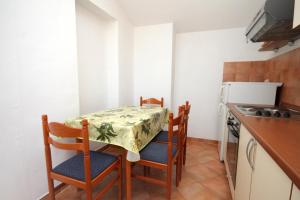 Fotografia z galérie ubytovania Apartments with a parking space Jelsa, Hvar - 8765 v destinácii Jelsa