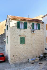 Fotografie z fotogalerie ubytování Apartments by the sea Kastel Stafilic, Kastela - 8678 v destinaci Kaštela