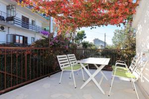 Balkón nebo terasa v ubytování Apartments by the sea Arbanija, Ciovo - 10340