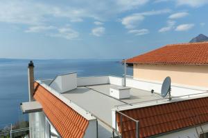 Fotografia z galérie ubytovania Apartments with a parking space Omis - 10349 v Omise