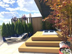 Vonkajšia záhrada v ubytovaní Luxury penthouse with jacuzzi