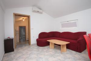 Posezení v ubytování Family friendly seaside apartments Preko, Ugljan - 8232