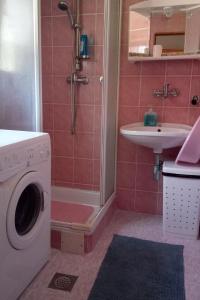 Et badeværelse på Apartments with parking space Barbariga, Fazana - 11193