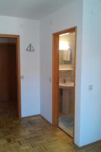 Koupelna v ubytování Apartments with a swimming pool Novigrad - 11242