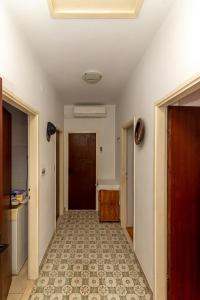 Fotografia z galérie ubytovania Apartments with parking spaces Supetar, Brac - 11278 v Supetare