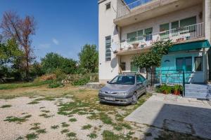 Fotografia z galérie ubytovania Apartments by the sea Kastel Stari, Kastela - 11352 v destinácii Kaštela