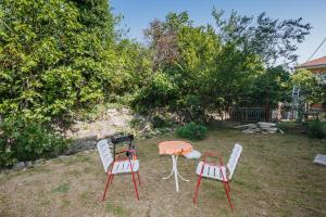 Fotografia z galérie ubytovania Apartments by the sea Kastel Stari, Kastela - 11352 v destinácii Kaštela