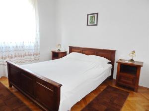 Posteľ alebo postele v izbe v ubytovaní Apartment Pag 11358e
