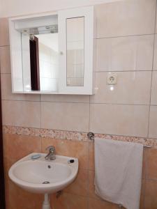 Kúpeľňa v ubytovaní Apartment Pag 11358e