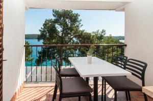 Balkón nebo terasa v ubytování Apartment Mali Losinj 10420b