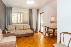 Posezení v ubytování Apartments and rooms by the sea Mali Losinj (Losinj) - 10420