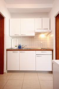 Kuchyň nebo kuchyňský kout v ubytování Apartments with a parking space Orebic, Peljesac - 10423