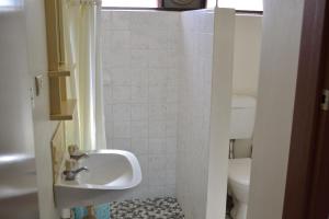Ένα μπάνιο στο Anglers Lodge 4 - bring your own linen