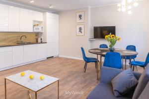 Kuchnia lub aneks kuchenny w obiekcie Apartamenty Na Szlaku, MyWeek