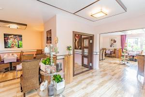 Posezení v ubytování Parkhotel Sonnenberg + 37 fotografií