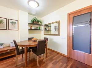 Fotografia z galérie ubytovania RamblasRentals Stylish Bright 3BR New Catalan Flat 10m Ramblas - Parking - Wifi v destinácii Barcelona