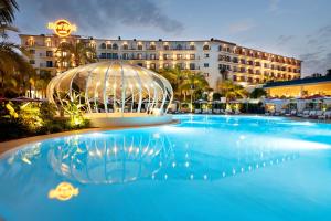 Bazén v ubytovaní Hard Rock Hotel Marbella - Puerto Banús alebo v jeho blízkosti